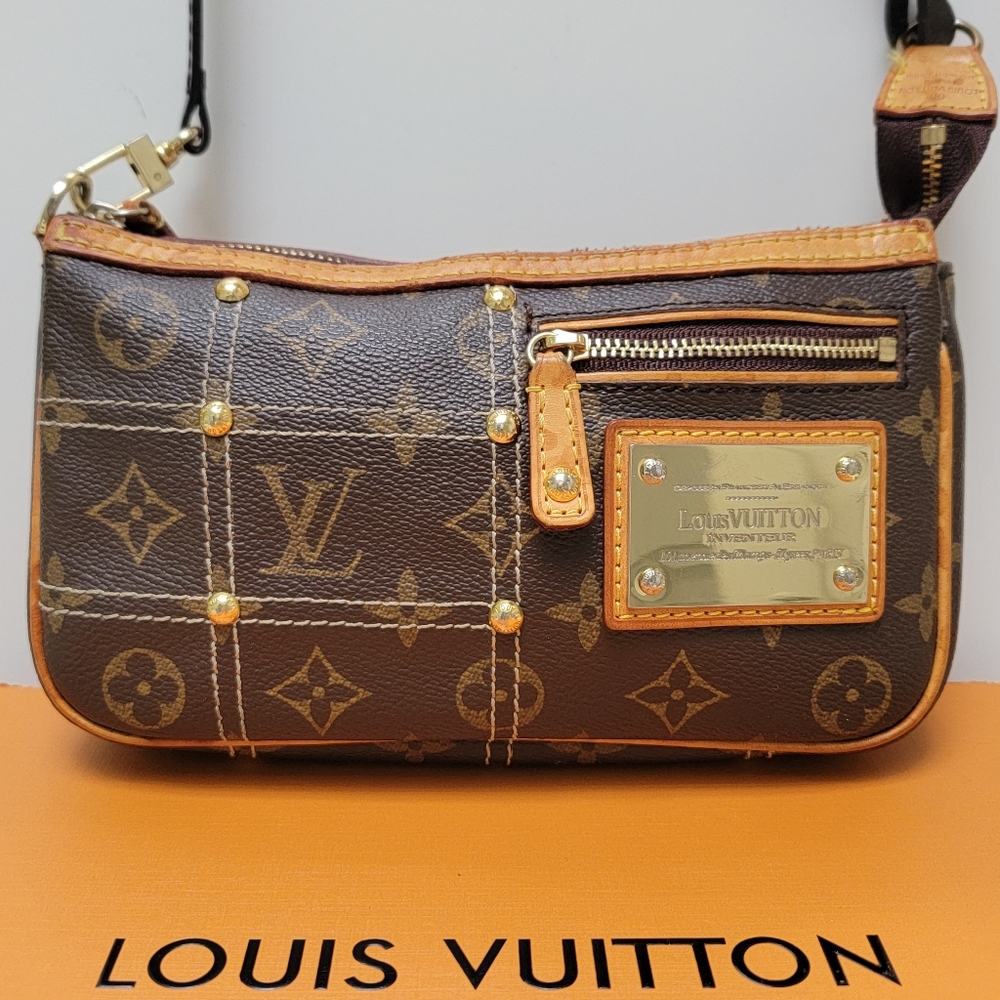 Louis Vuitton Riveting Pochette Inventeur 101 Avenue Champs Elysees Purse DU0025